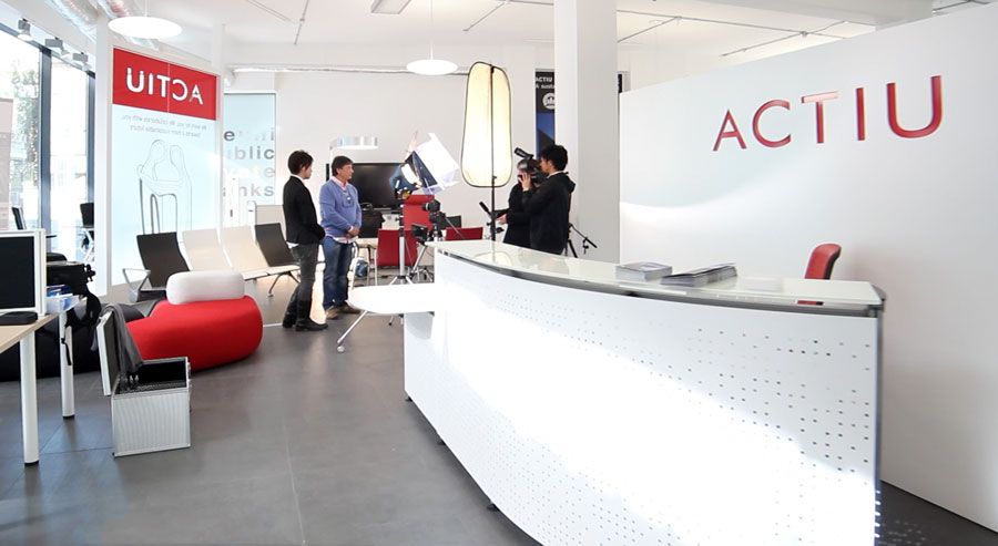 Actiu London Showroom stages solidarity against childhood leukemia