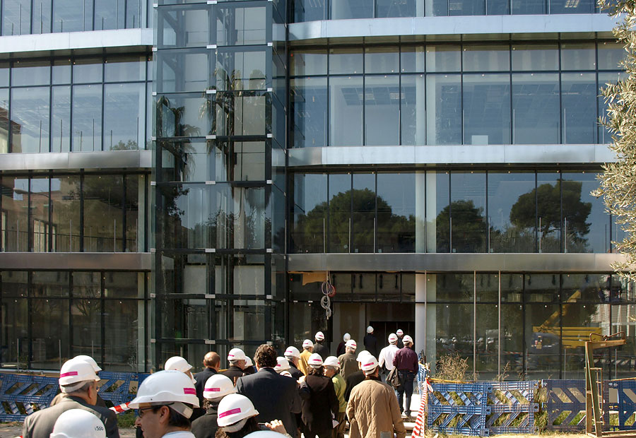 l'hôpital général de Valence rassemble des architectes et médecins à l'occasion de son  V centenaire